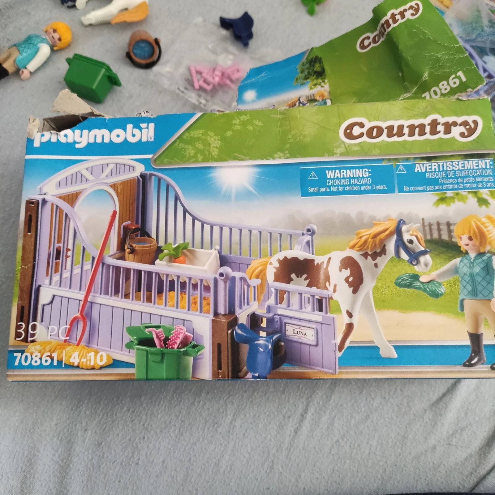Playmobil 70861 – Box de Luna avec écurie, cheval, cavalier et accessoires – Complet